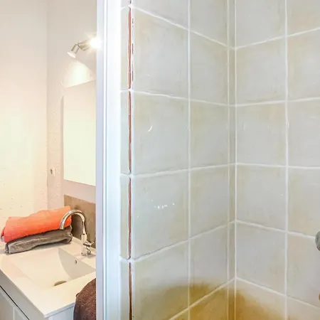 Amazing In With Kitchenette Holiday home Grospierres